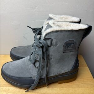 Sorel waterproof lace up ankle boots women’s size 10.5